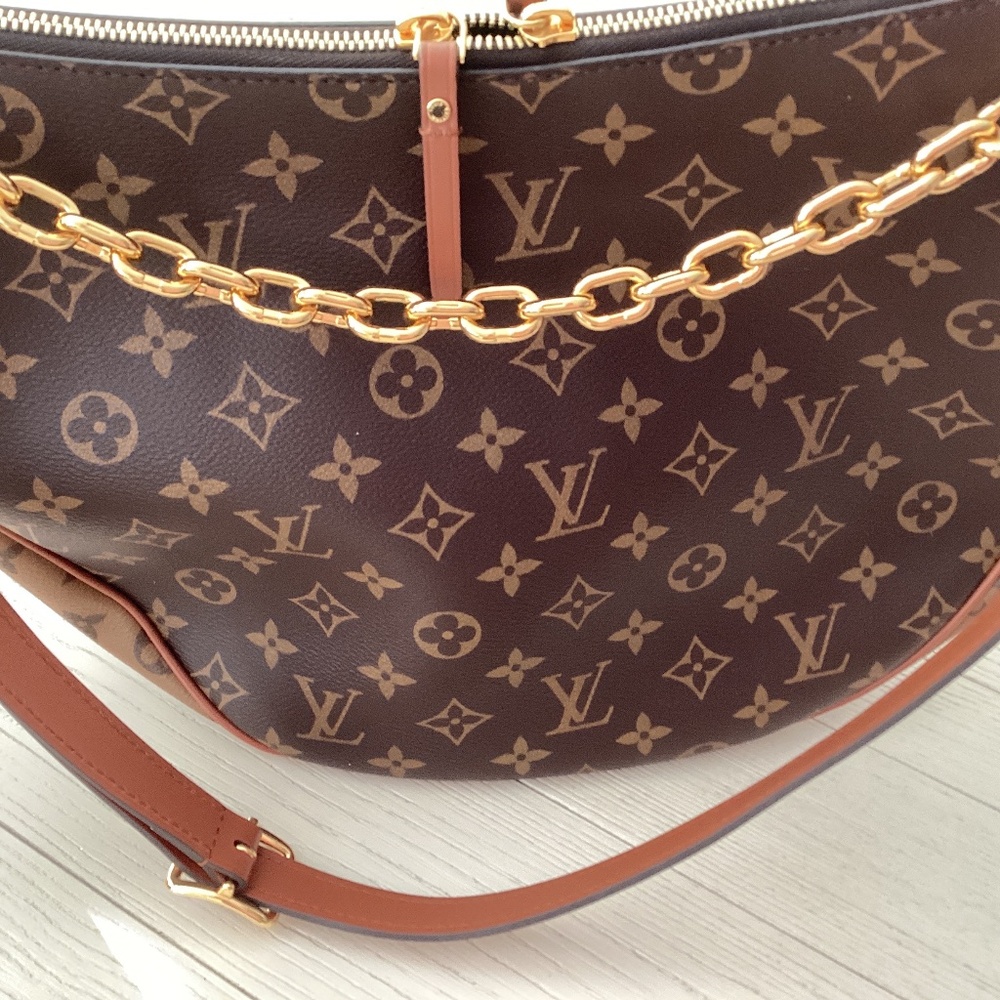 Louis Vuitton Monogram Canvas Hobo with Gold Chain and Brown Leather Trim - Picture 4 of 10